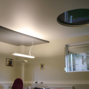 Сатиновый натяжной потолок в офисе